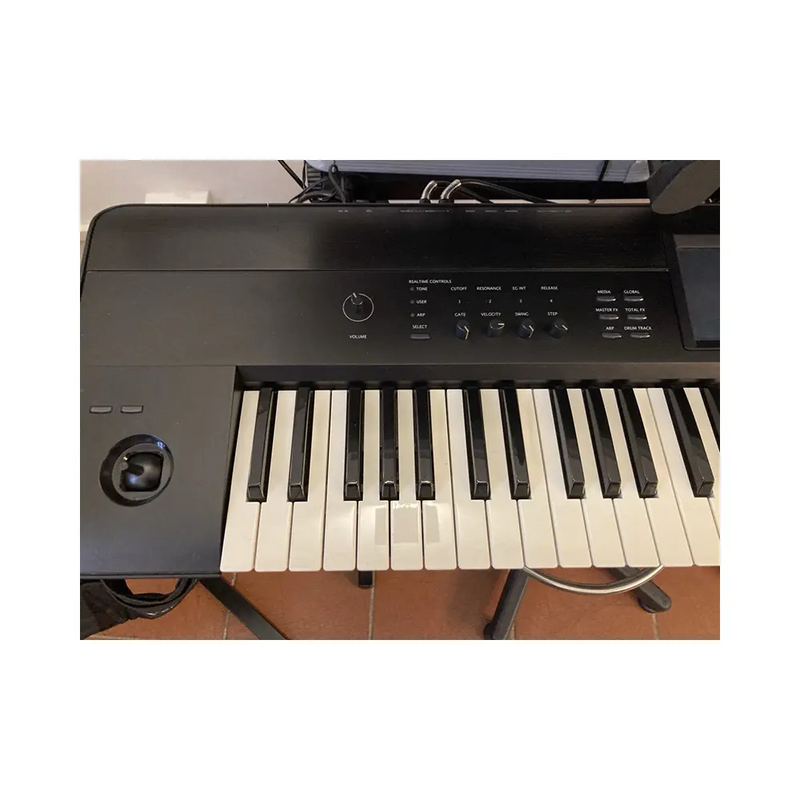 Carica immagine in Galleria Viewer, KORG Krome 73 con Borsa *USATO*