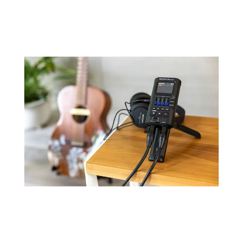 Carica immagine in Galleria Viewer, ZOOM R4 MultiTrak 4-Track Mixer/Recorder