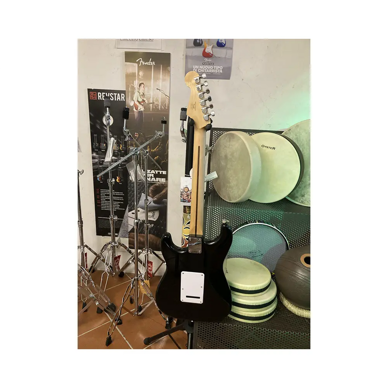 Carica immagine in Galleria Viewer, SQUIER Bullet Series Stratocaster con Borsa *USATO*
