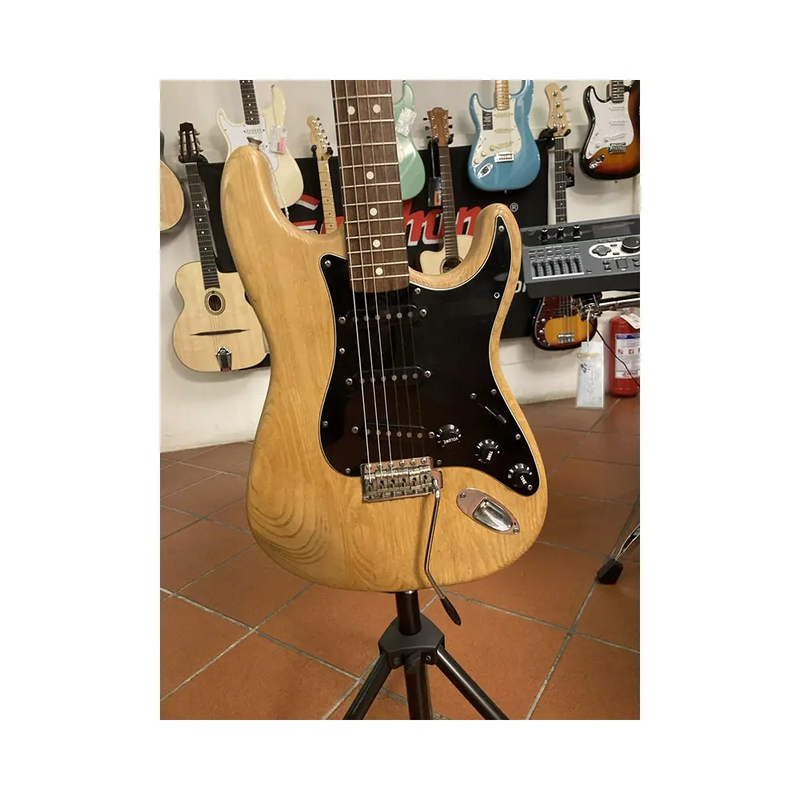 Carica immagine in Galleria Viewer, FENDER STRATOCASTER tipo 70' *USATO*
