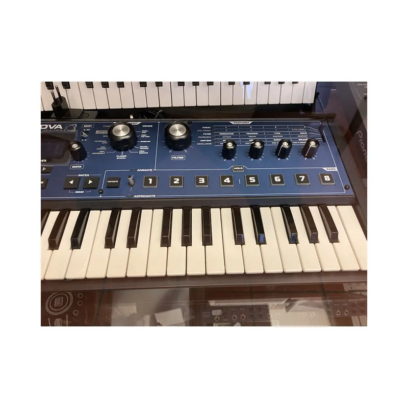 Carica immagine in Galleria Viewer, NOVATION MININOVA con Borsa *USATO*

